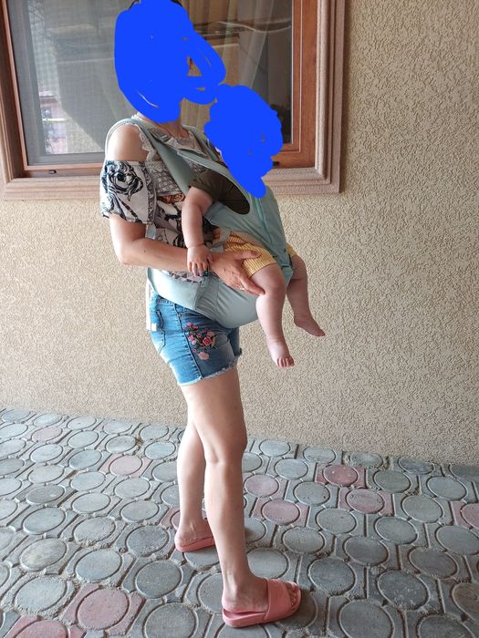 Vând marsupiu bebe ergonomic cu scaunel!