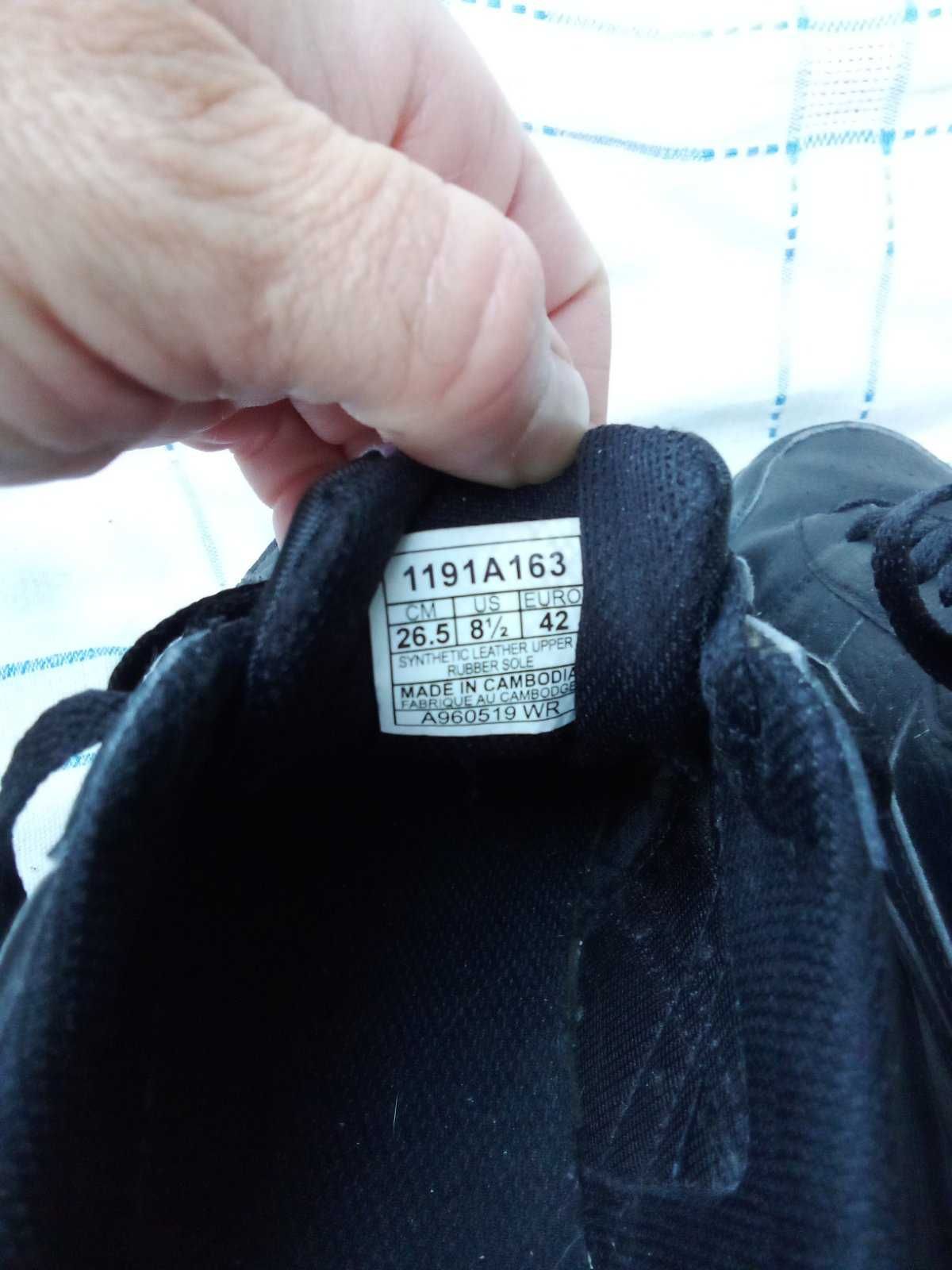 обувки маратонки асикс/asics 42