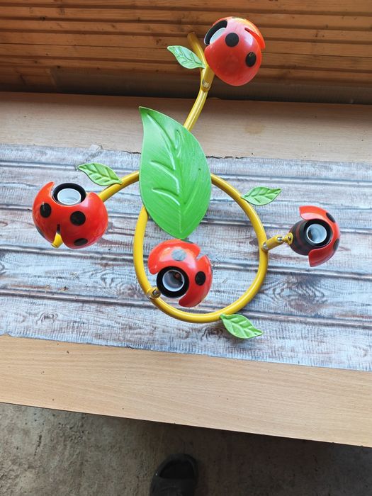 Vând Vand lustra copii 4 gargarite