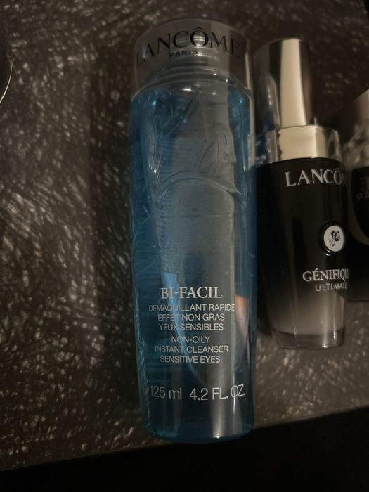 Продавам в комплект Lancome!