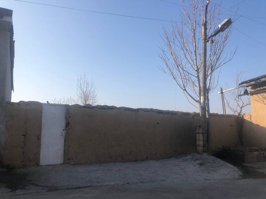 Yer sotiladi 10 sutiq suv gaz sivet bor manzil yangi obot