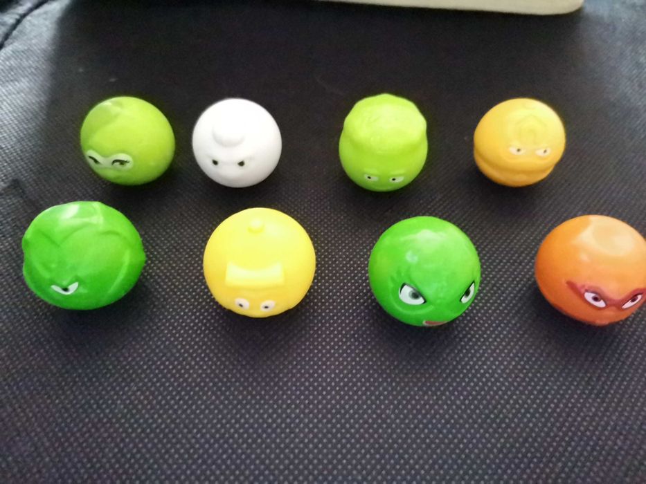 разменям стикита,свежите супергерои,емоджи, топчовци, angry birds