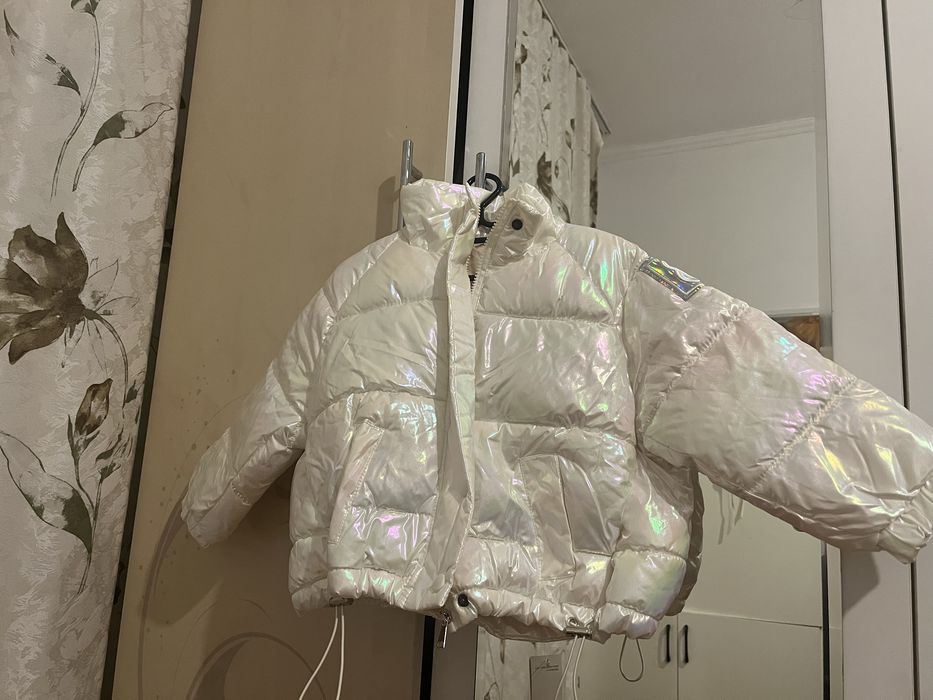 Демисезонная новая куртка на девочку 100 рост