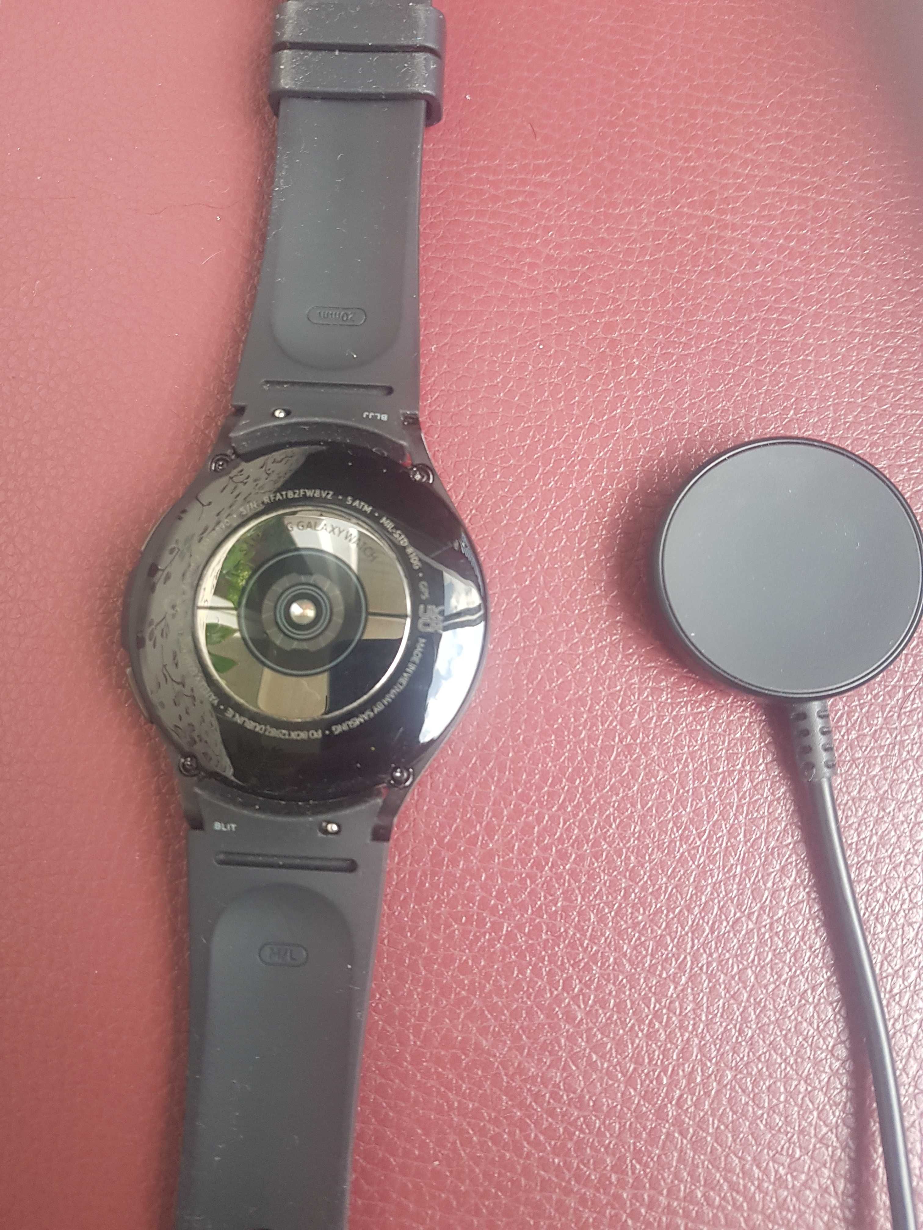 Смарт часовник Samsung watch 4 classic