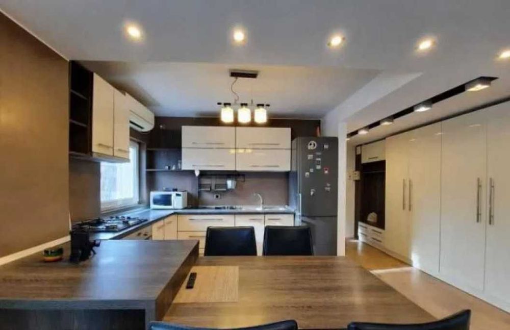 Дава се под наем Тристаен апартамент в Пловдив, Каменица 1 - 85 кв.м за 224.4 € - Снимка #2