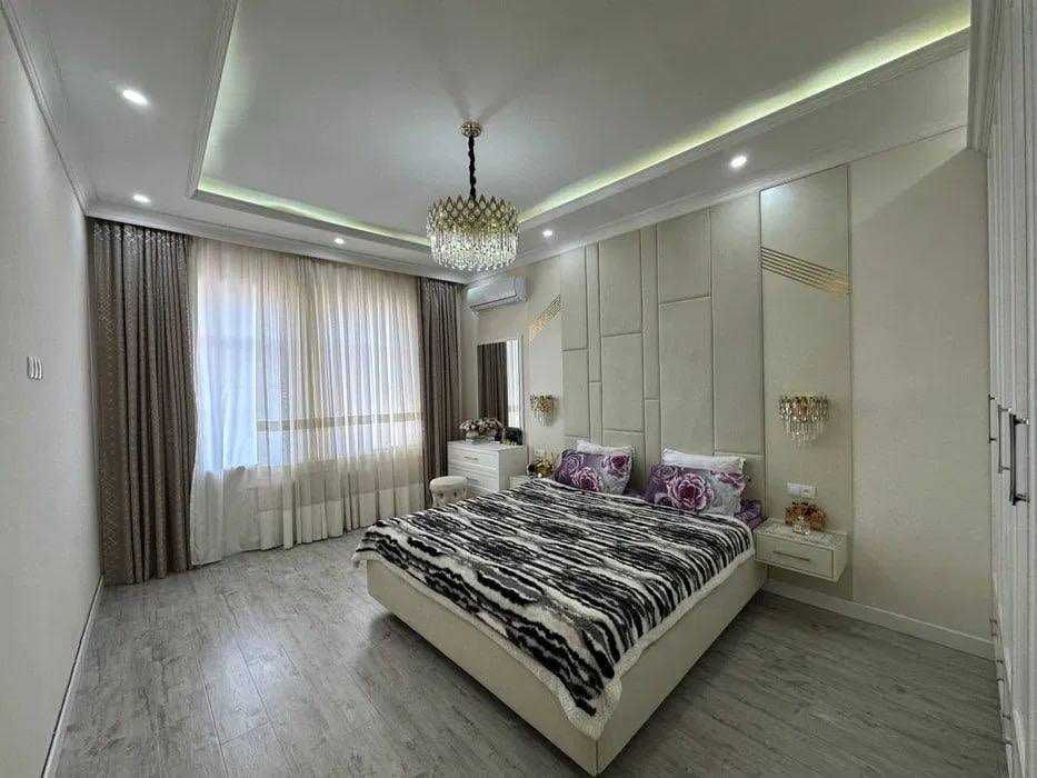ул.Чехова кафе БОН м.Ойбек новостройка 3-комн 7/8 130 м² ремонт мебель