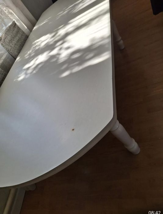 Продам стол в гостиную