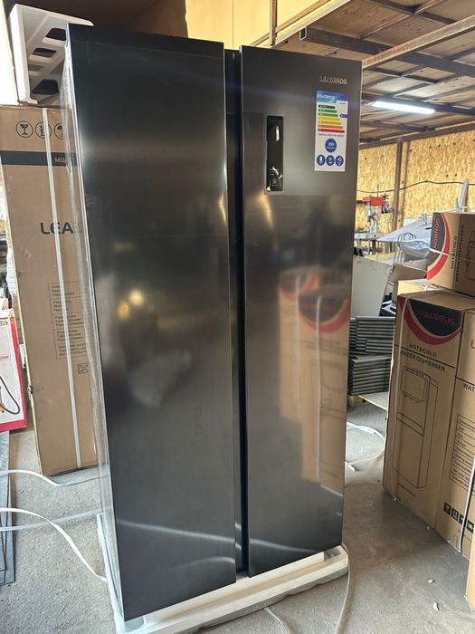 Холодилник 430л новый