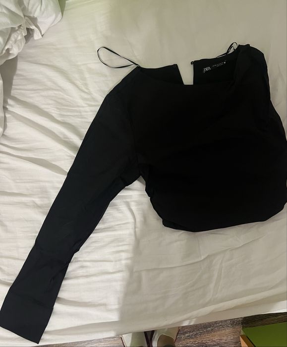 Блуза с един ръкав