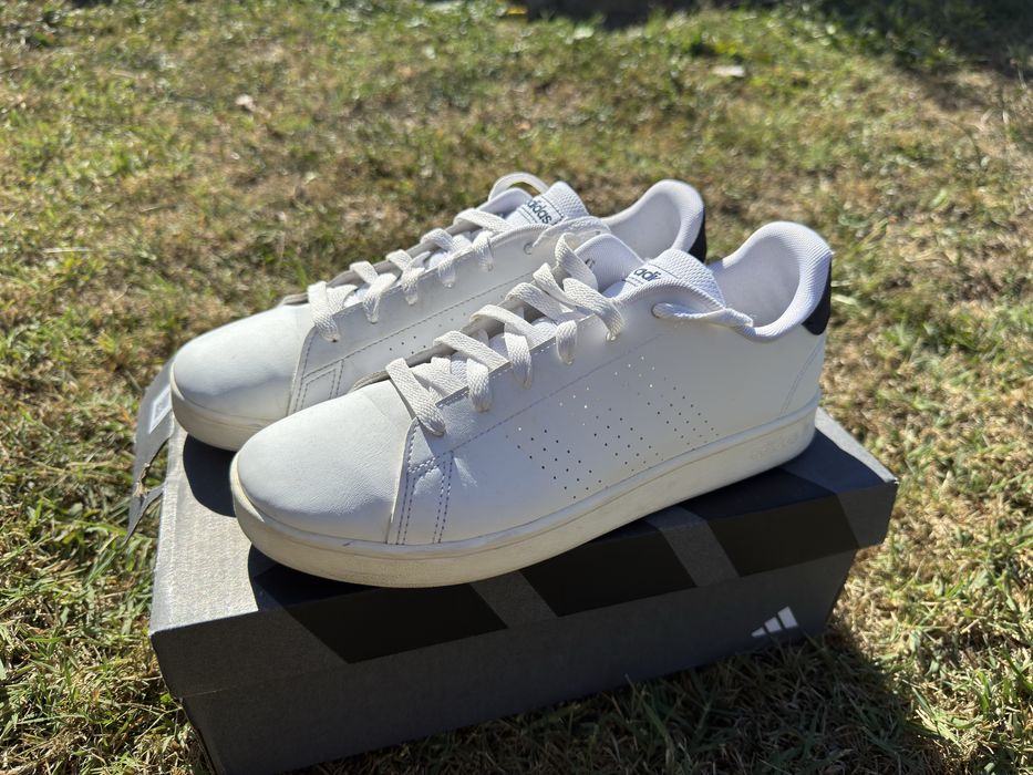Продава се Adidas размер 40