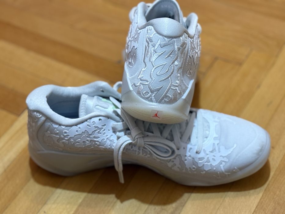 Adidasi nike jordan barbat