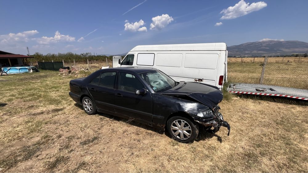 Mercedes E200 На части