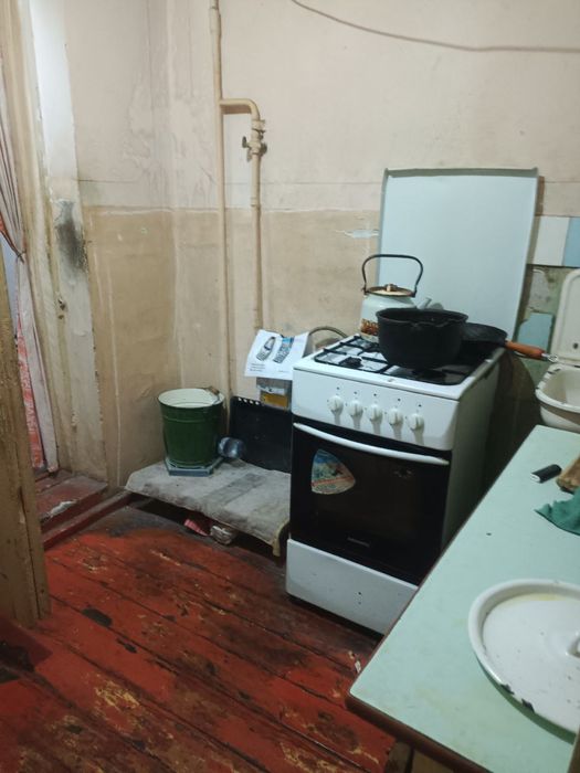 Чирчик Октябрь 1 Микро район 2х 3 этаж сотилади 31.000$ Наличка