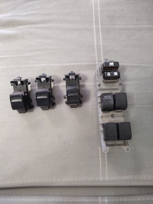 Конзола копчета, управление на стъклата