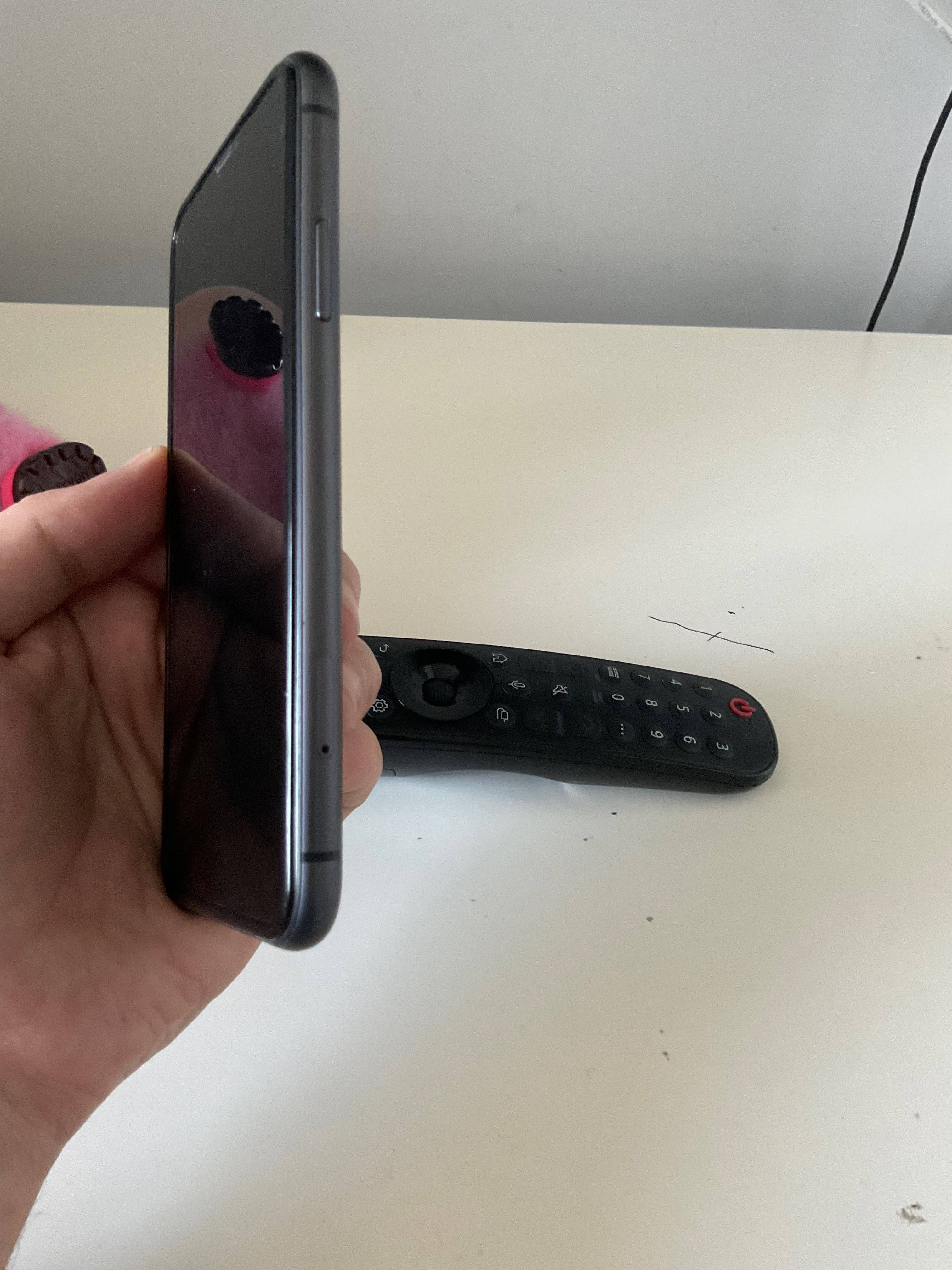 Срочно подам iPhone 11.  Айфон 11 оригинал.