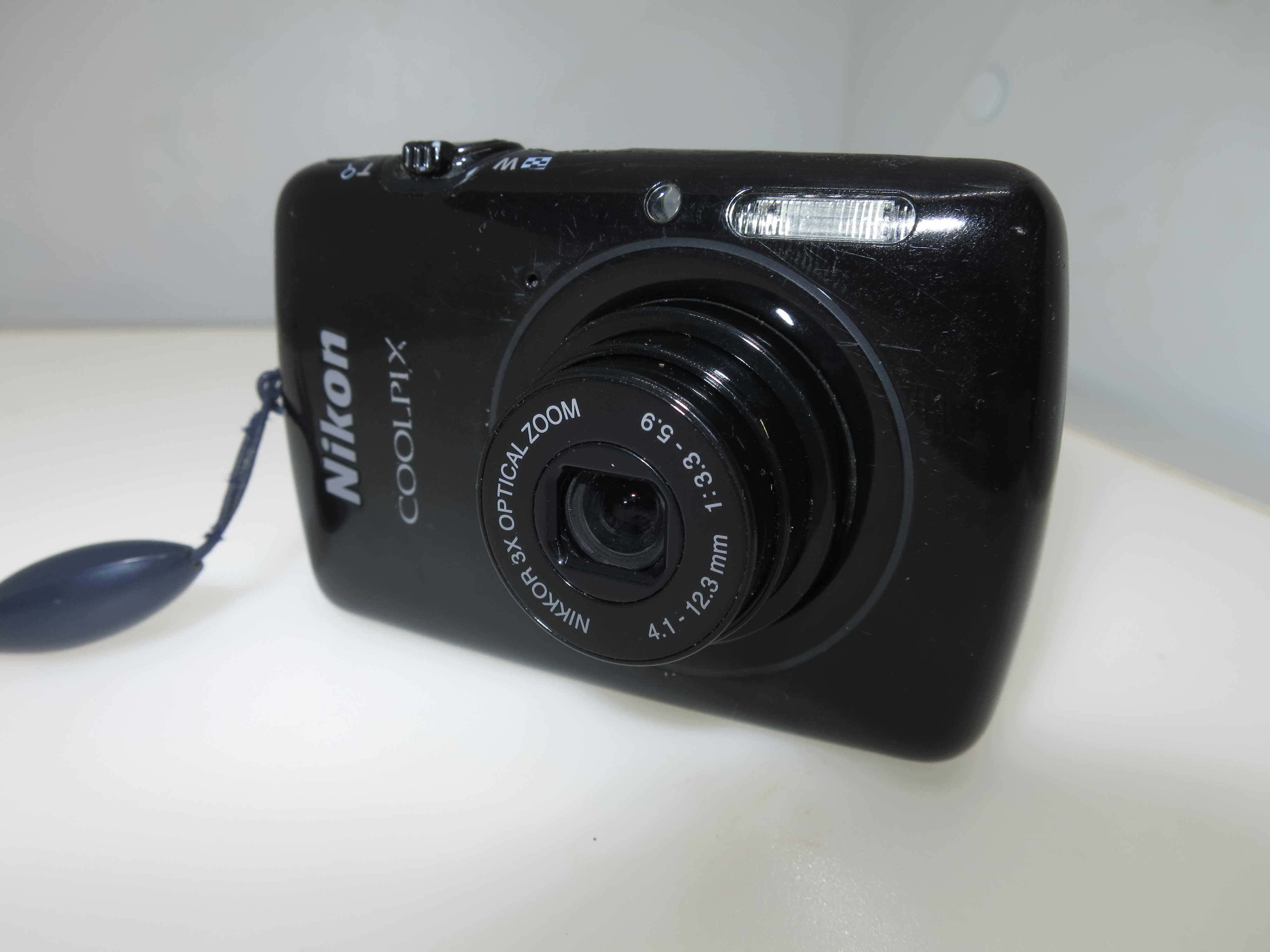 Nikon Coolpix S01 ултра компактен мини фотоапарат цифрова камера