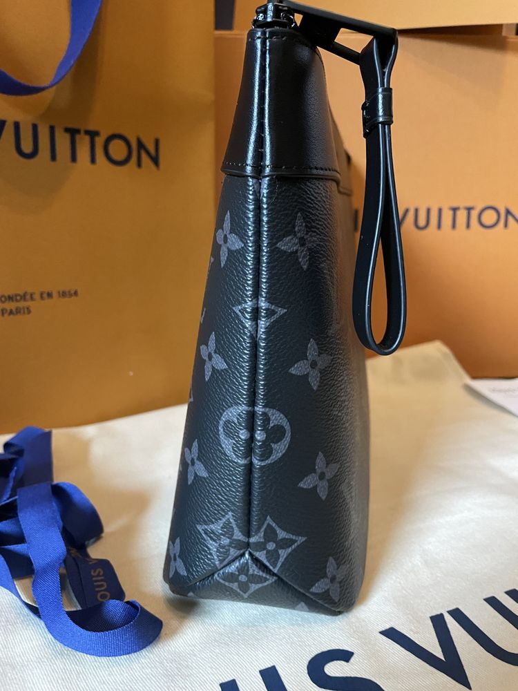 Louis Vuitton Pochette Voyage Souple