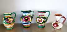 Carafe vechi din ceramică italiană
