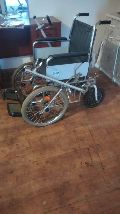 Продам инвалидную коляску