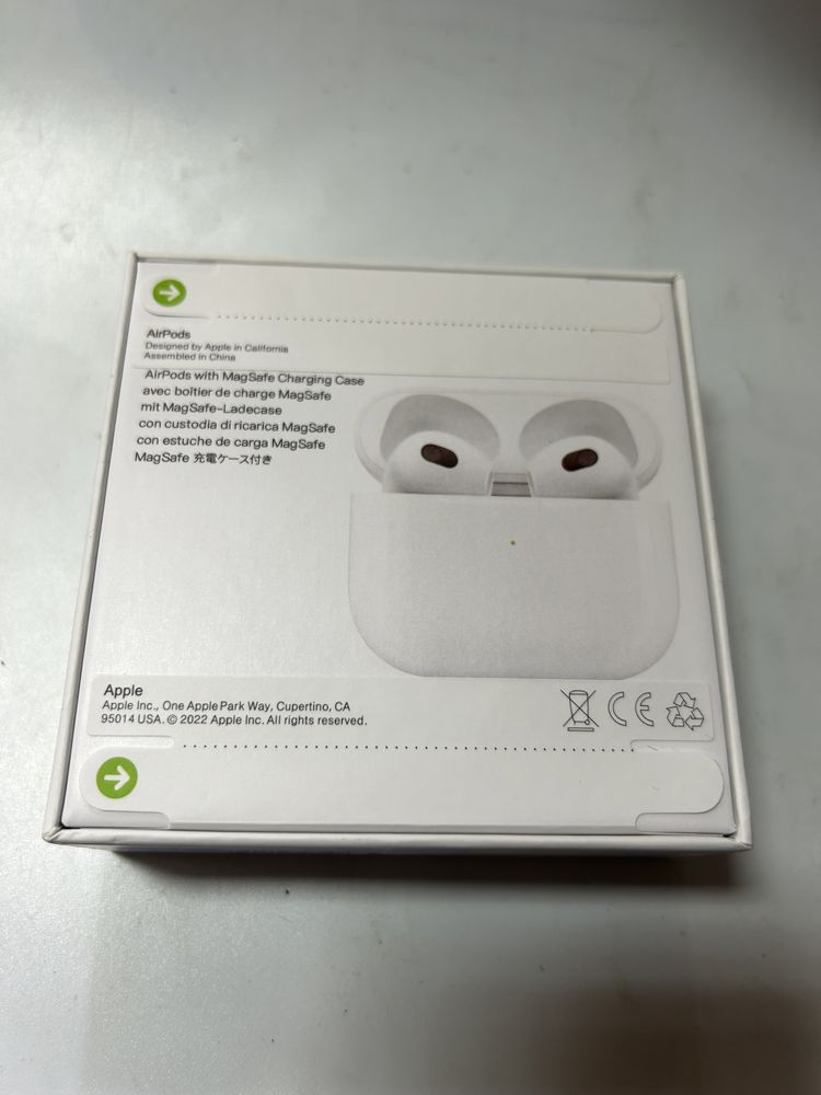 Оригинални слушалки Apple AirPods 3 (3rd generation) - чисто нови