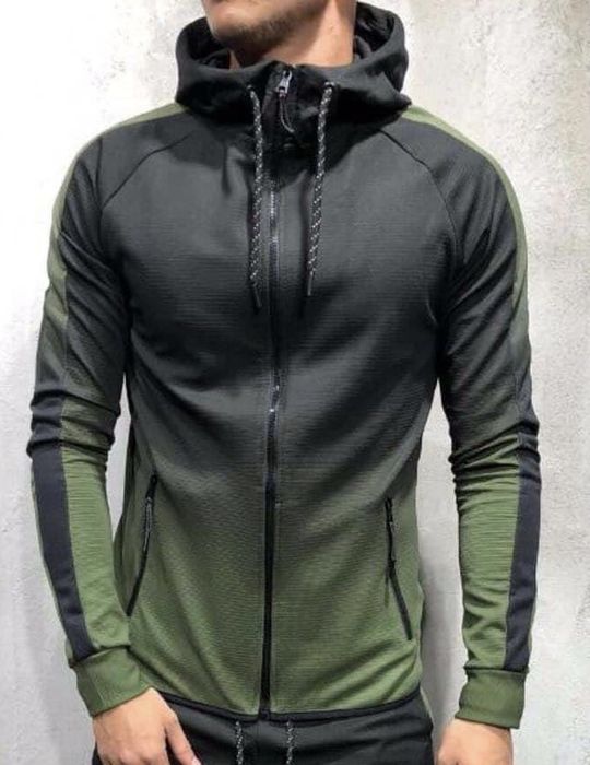 Bluze cu gluga si pantaloni de barbati