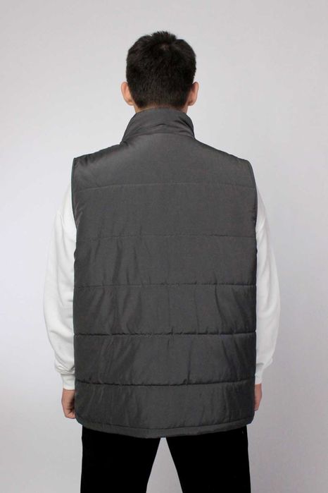 Жилетки для корпоративного мерча.