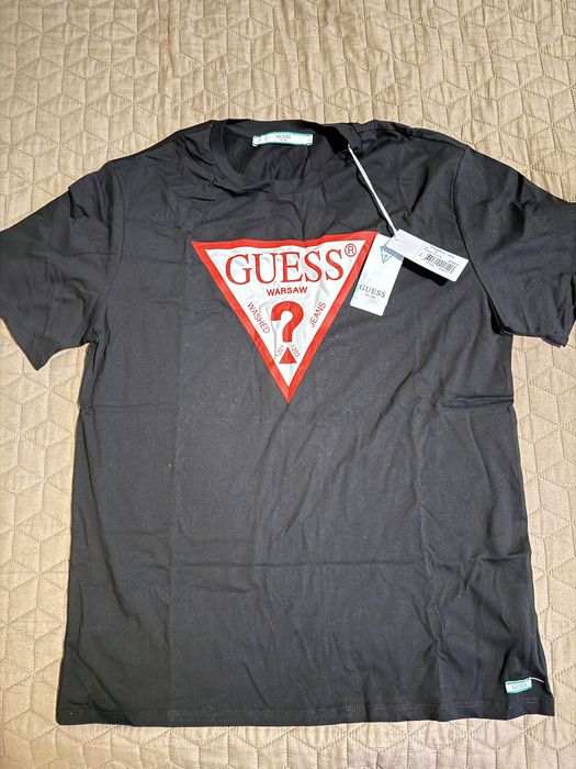 Тениска Guess оригинална , размер s