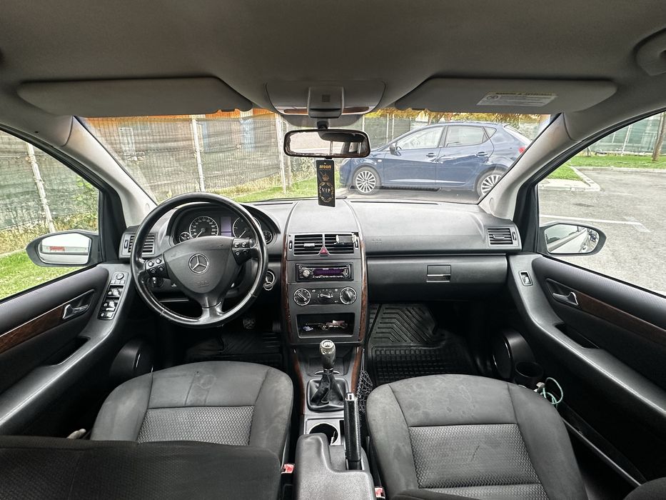 Vând Mercedes Benz A180