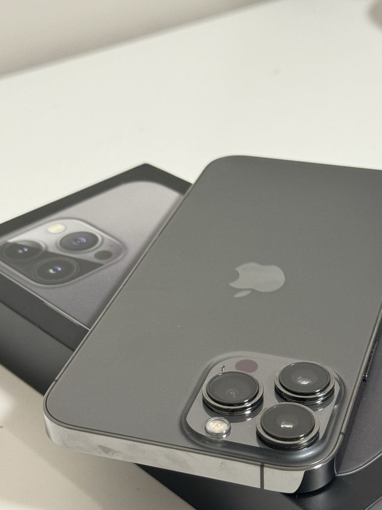 Iphone 13 pro max 1 tb ПОДАРЪК кейсове и зарядно, слушалки
