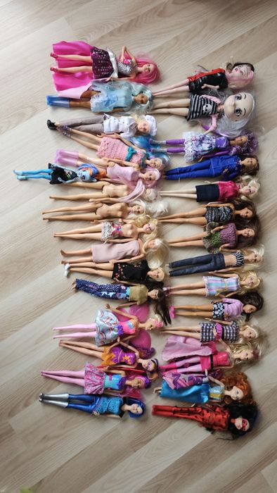 Papusi Barbi, Neinfricata, Buburuza, Little Pony