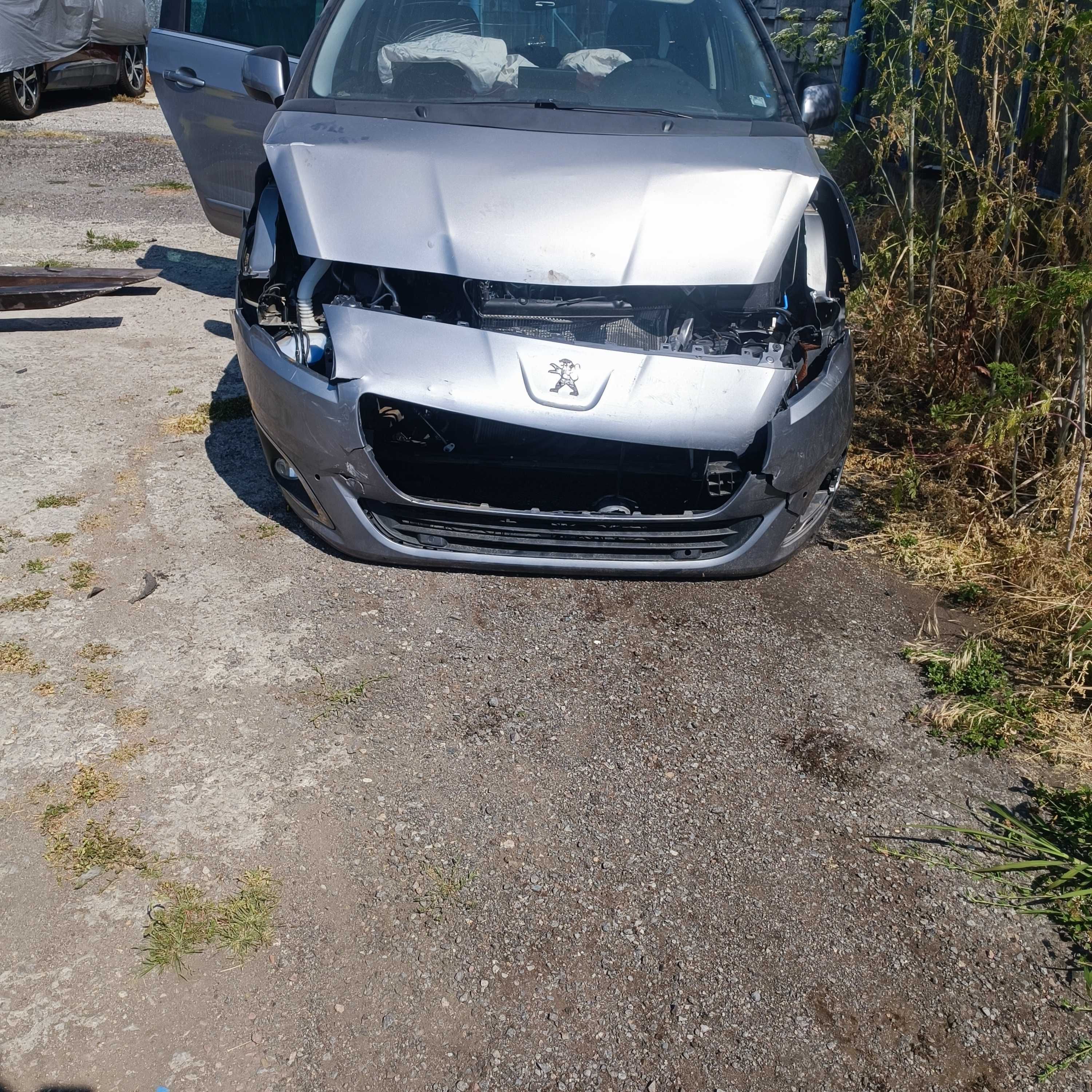 Peugeot 5008 1.6 HDI 2013 година