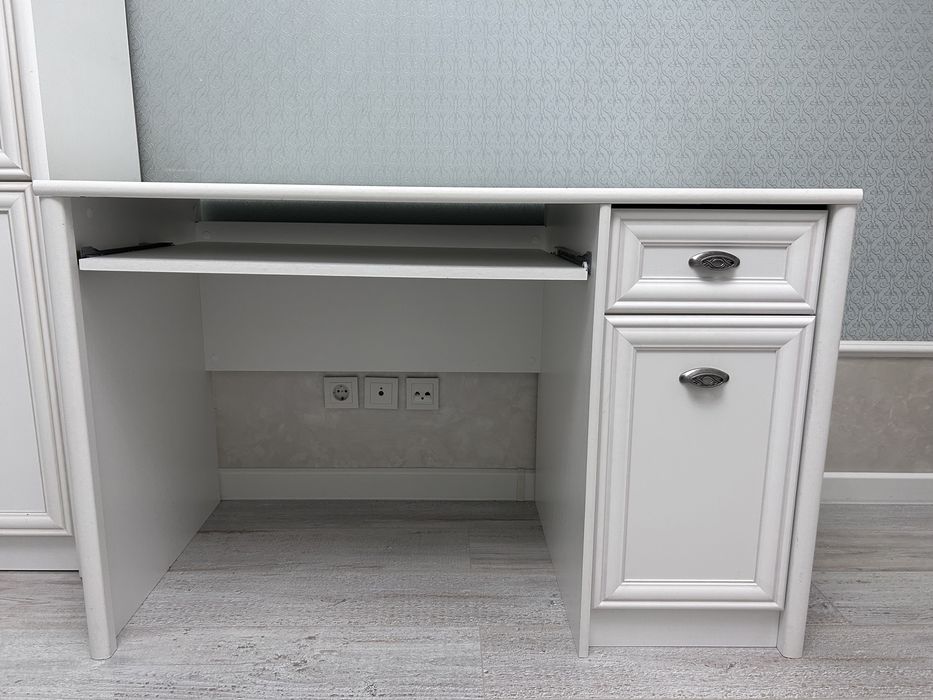 продам письменный стол