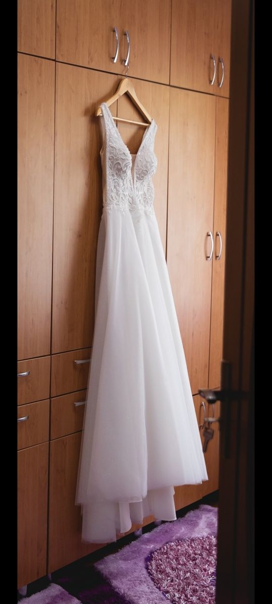 Vand rochie de mireasa