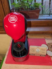 Krups Dolce Gusto кафемашина плюс две капсули за многократна употреба