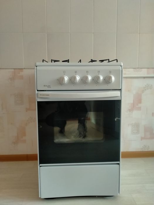 Продам газовую плиту