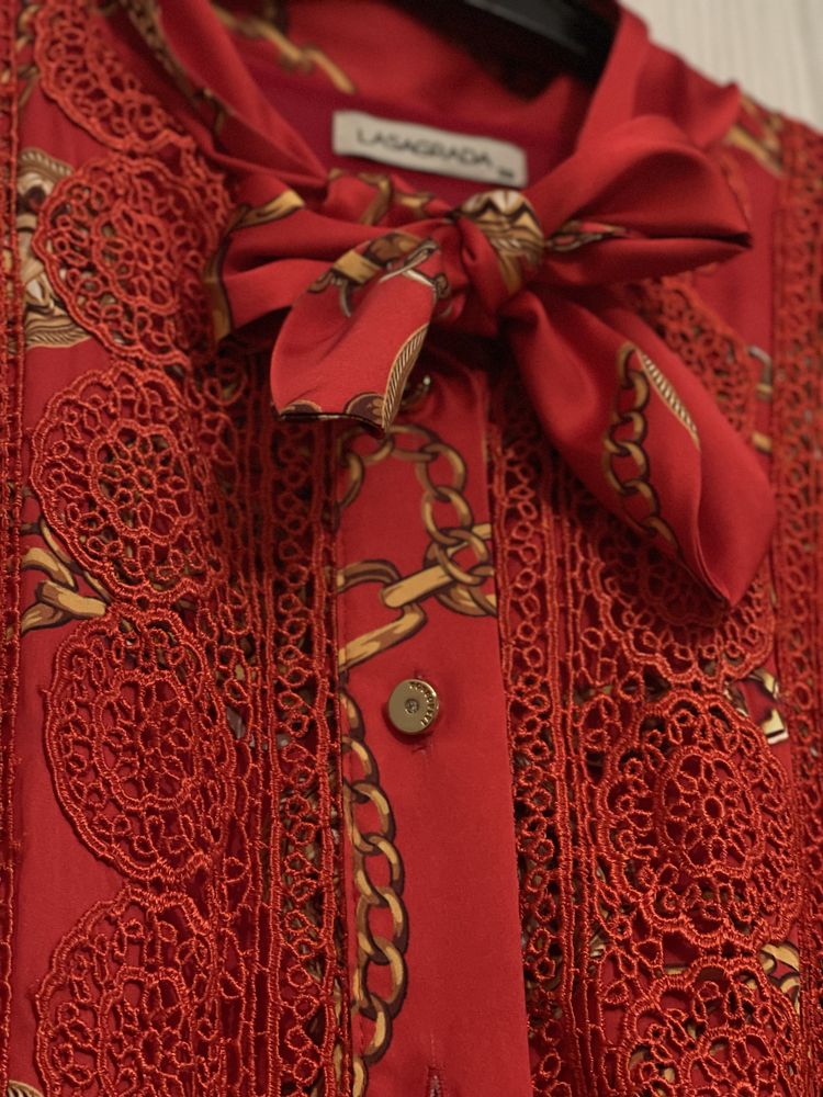 Красное шелковое платье. Турция