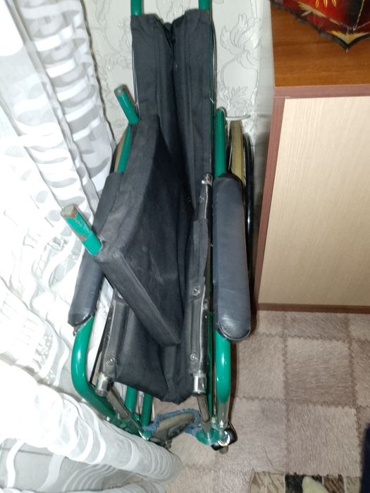 Продам инвалидную коляску