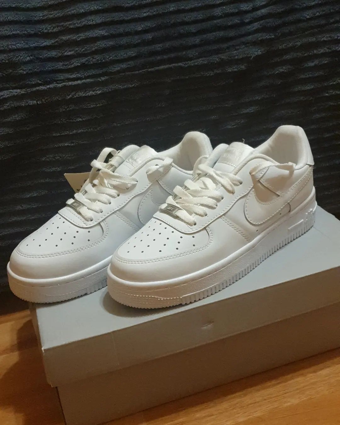 AF1 Low Triple White