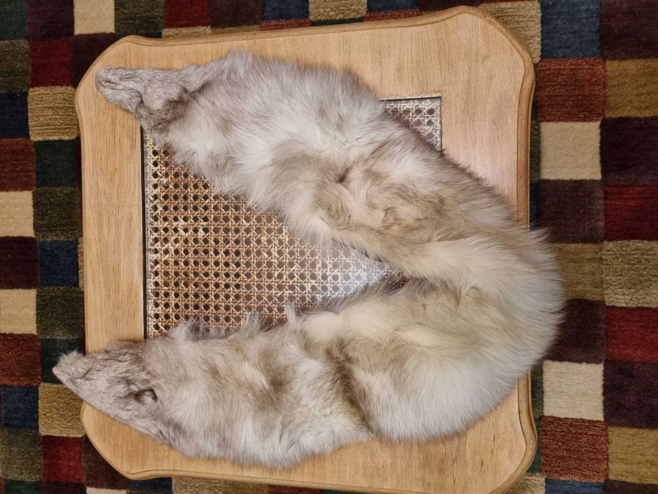 vand  guler si caciuli din blana naturala de vulpe polara pentru femei