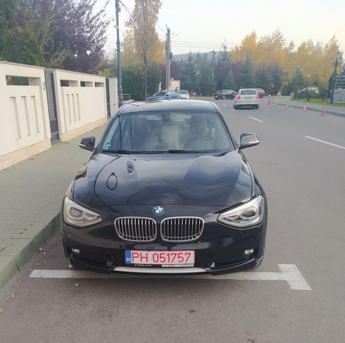 BMW 116i, fabricație 2012 
- keyless go
- dublu climatronic
- star&