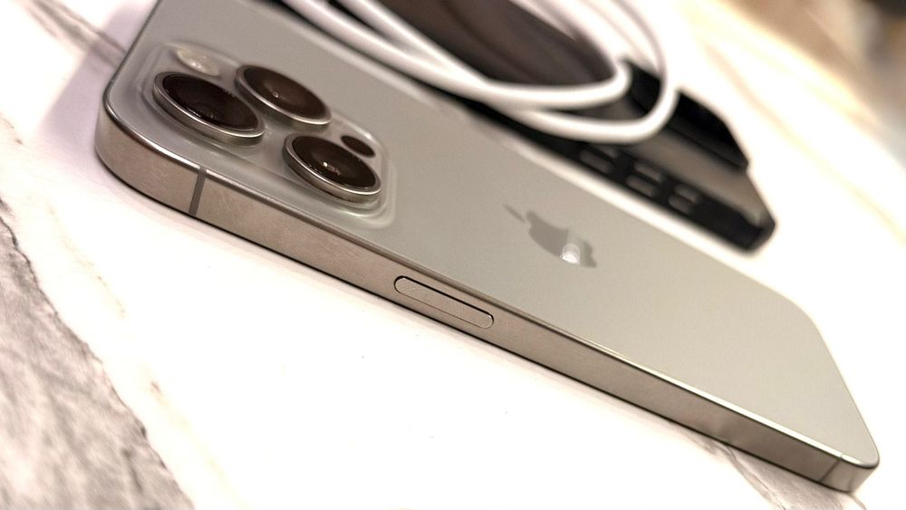 Продавам iPhone 15 Pro Max 256GB – Отлично състояние