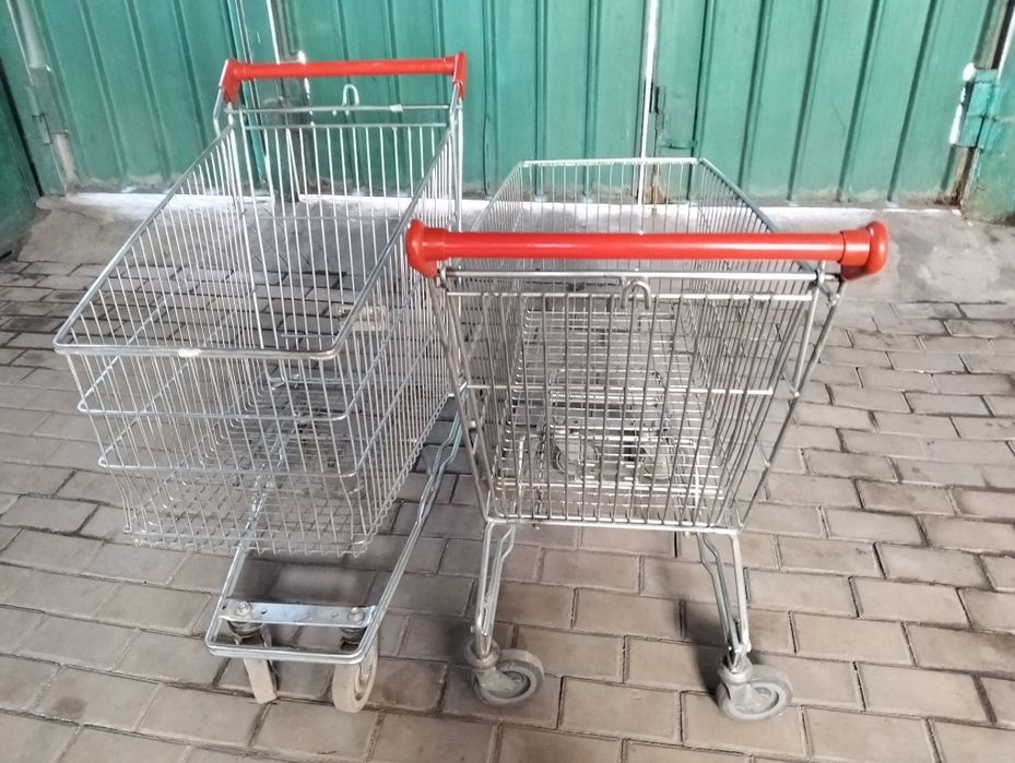 Магазинные тележки (2 шт.) в отличном состоянии
