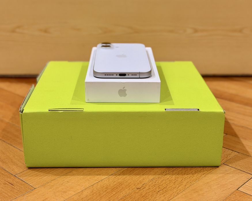 Iphone 16 256GB Гаранция 12.2026г / Като Нов / Пълен Комплект