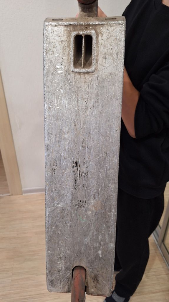 Продаю трюковой самокат Hipe h6