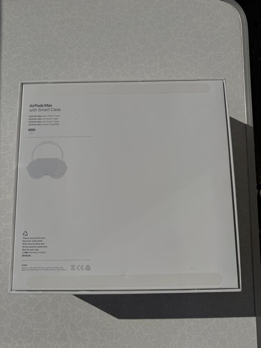 Apple AirPdos Max 2