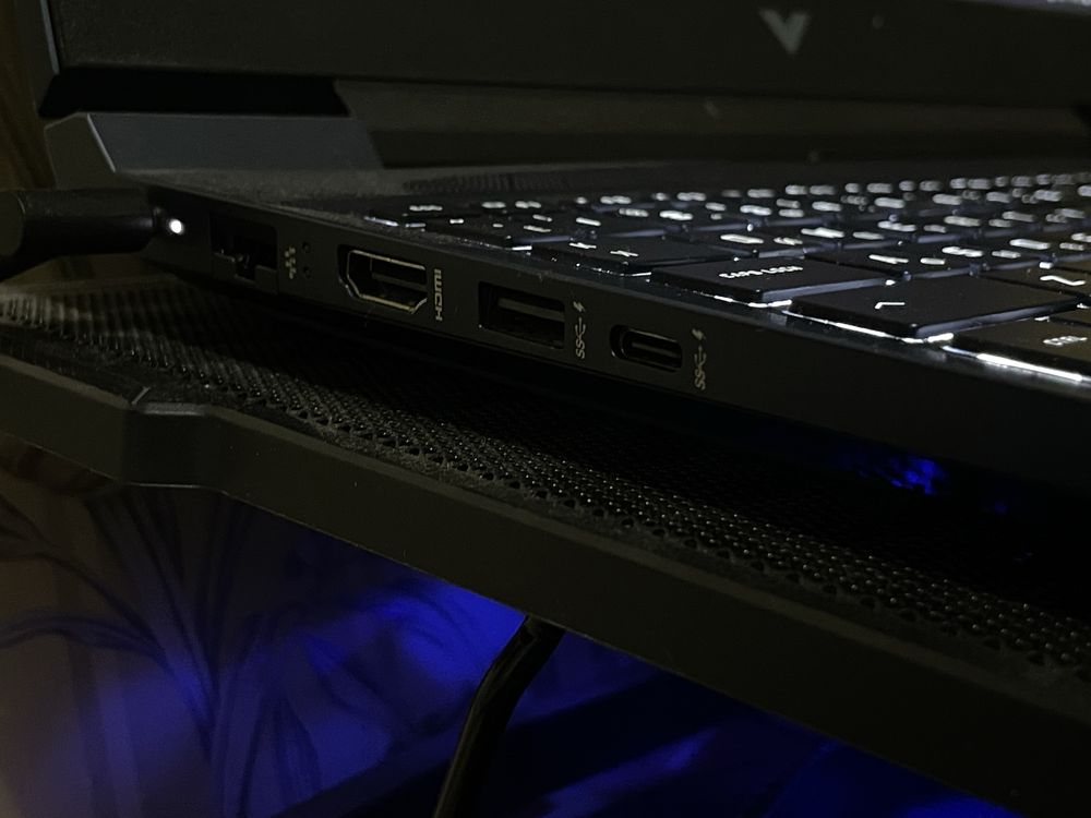 Продается ноутбук HP Victus 12 ядер. GTX 1650
