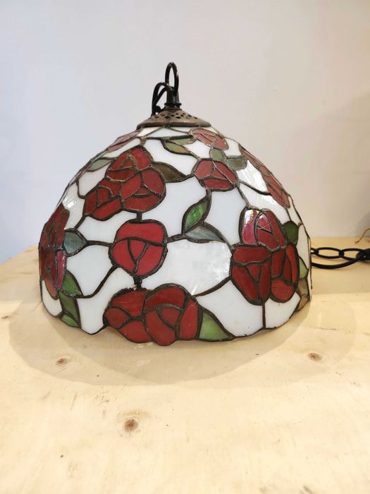Витражна лампа в стил Тифани