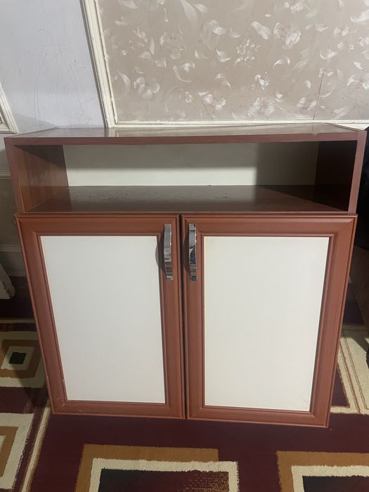 Шкофчалар сотилади.