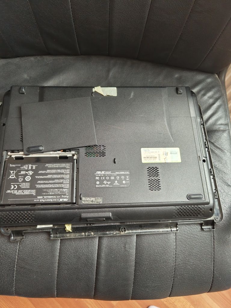 Dezmembrez laptop Asus X5DAF