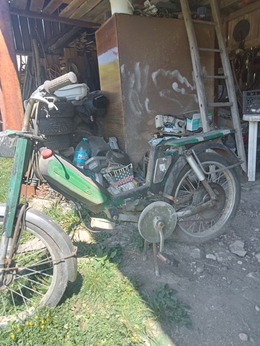 Vînd moped cu pedale peujo 103